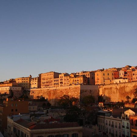 Vista Suites - Piazza Yenne كالياري المظهر الخارجي الصورة
