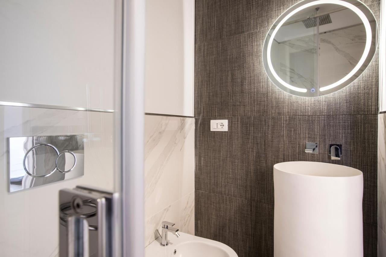 Vista Suites - Piazza Yenne كالياري المظهر الخارجي الصورة